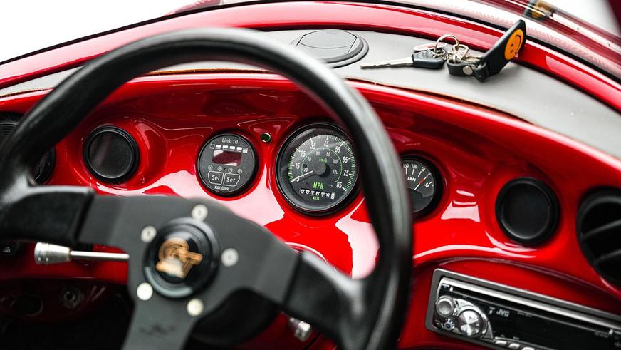 Крохотный и очень редкий электрокар ушёл с молотка