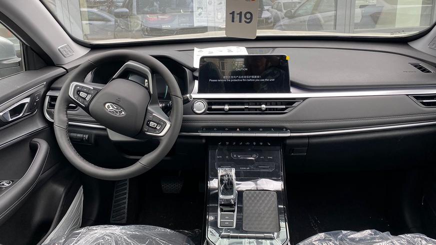 Кроссоверы Xcite X-cross 7 начали поступать к российским дилерам