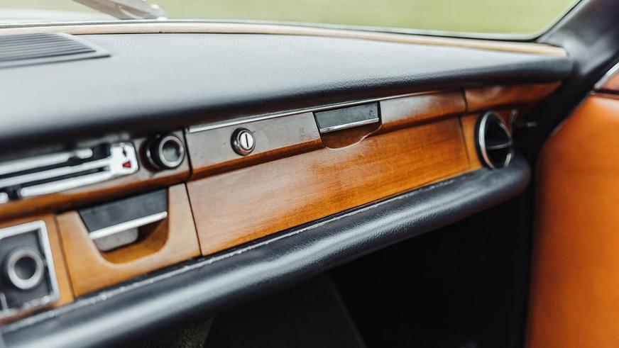 С молотка уйдёт уникальный двухдверный Mercedes-Benz 300 SEL