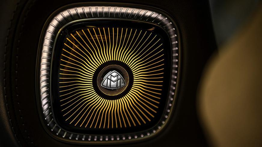 Представлен кроссовер Mercedes-Maybach EQS