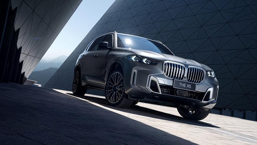 BMW спешно обновила длиннобазный X5 для Китая