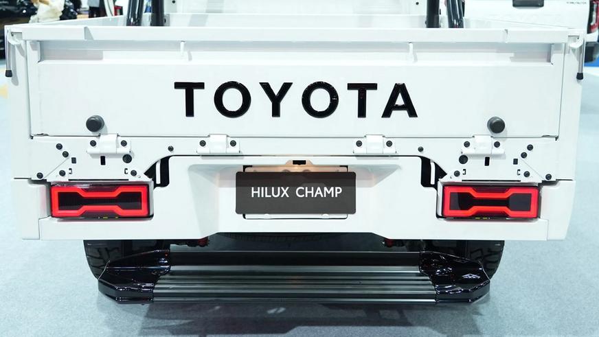 Фото дня: тайский тюнинг Hilux Champ