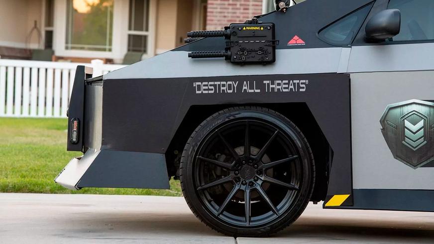 Toyota Prius превратили в копию Cybertruck в США