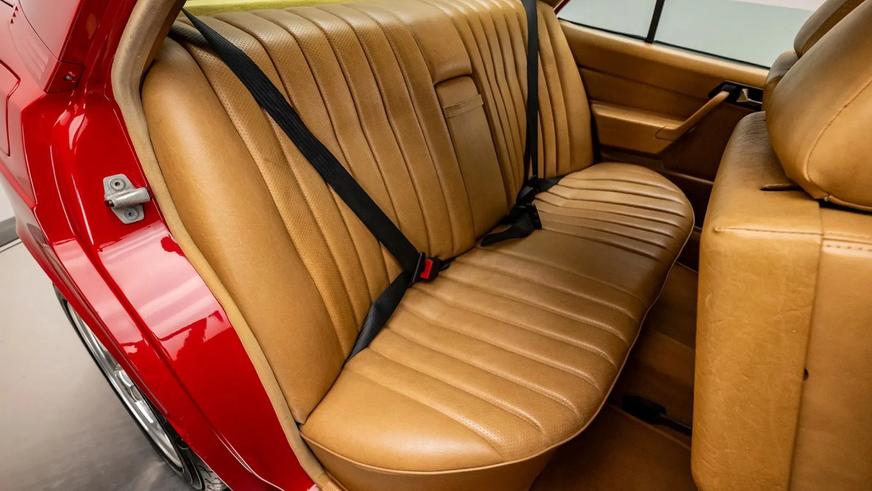 Уникальный Mercedes-Benz 190E пустили с молотка