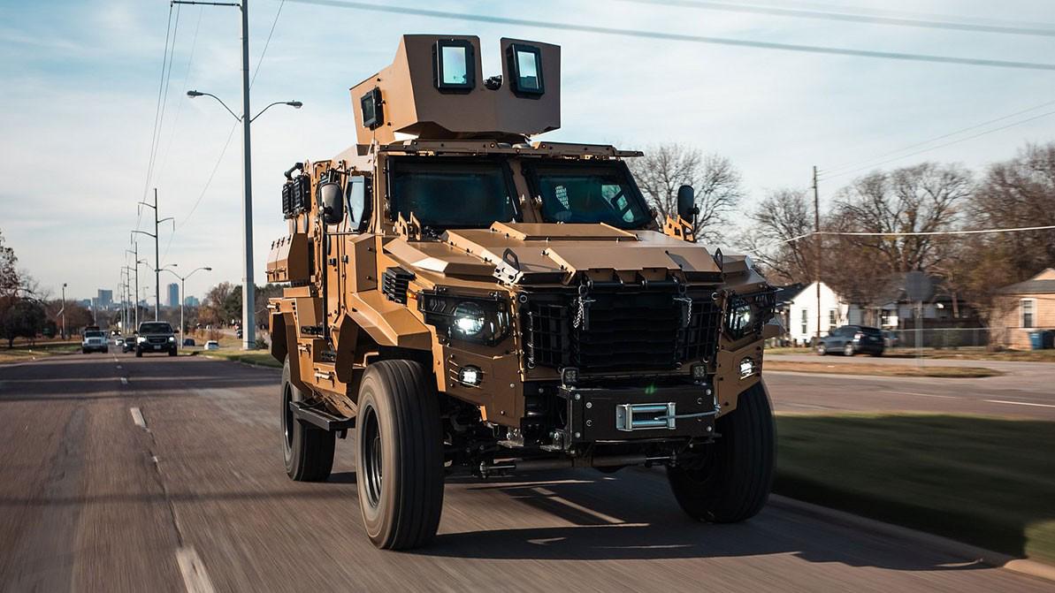 Пикап Ford стал военным броневиком для гражданских