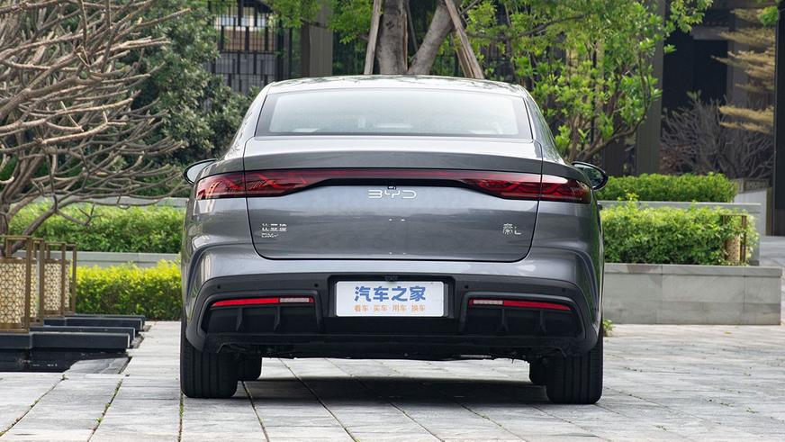 Дальнобойный гибрид BYD Qin L оказался дешевле, чем ожидалось