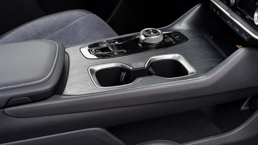 Lexus привезёт в Казахстан электромобиль RZ
