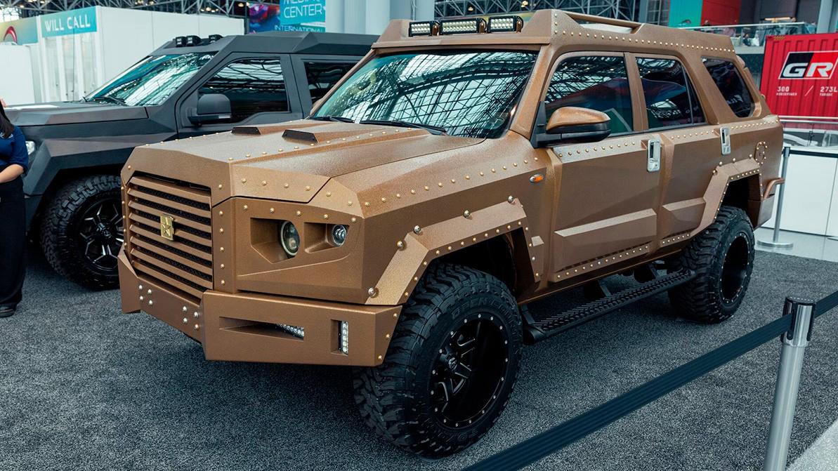 Брутальные внедорожники Toyota и Ford привезли тюнеры на выставку в Нью-Йорке