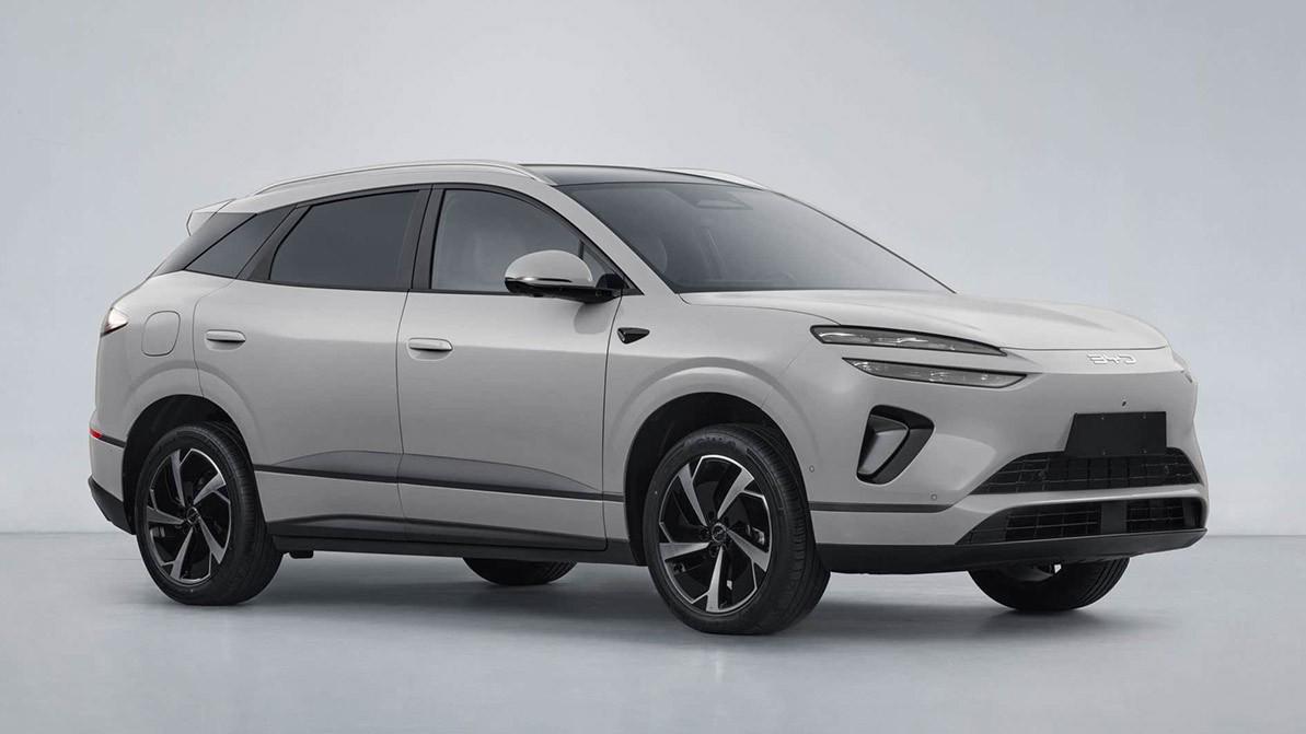 BYD готовит к премьере новый кроссовер Sealion 06