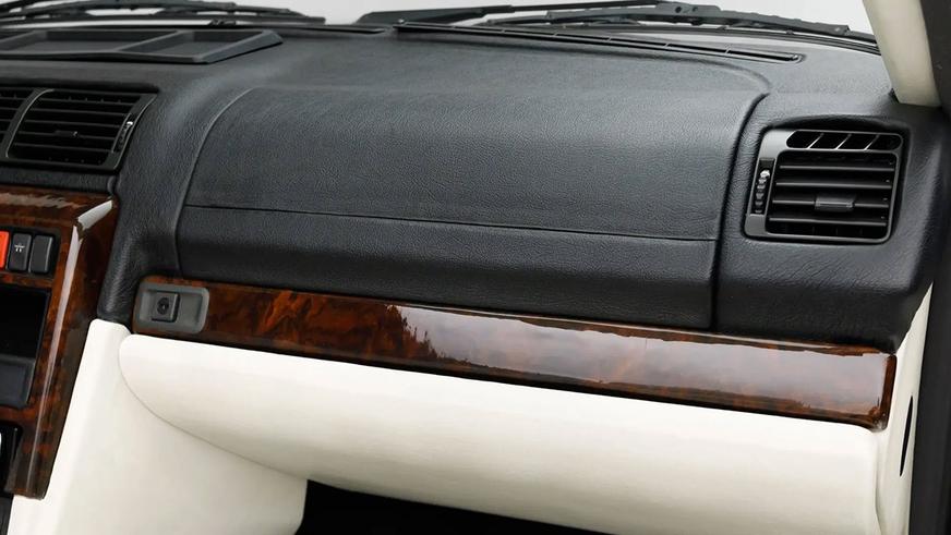С молотка пустят Range Rover, похожий на Golf Cabriolet