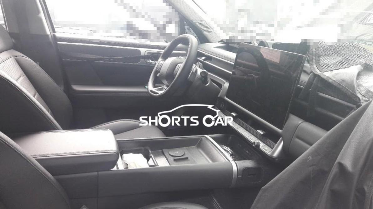 Тыңшылар жаңарған Hyundai Santa&nbsp;Fe-нің ішін көрді