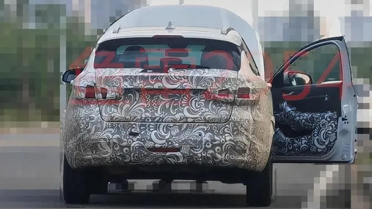 Универсал Lada Vesta заметили на тестах... в Китае
