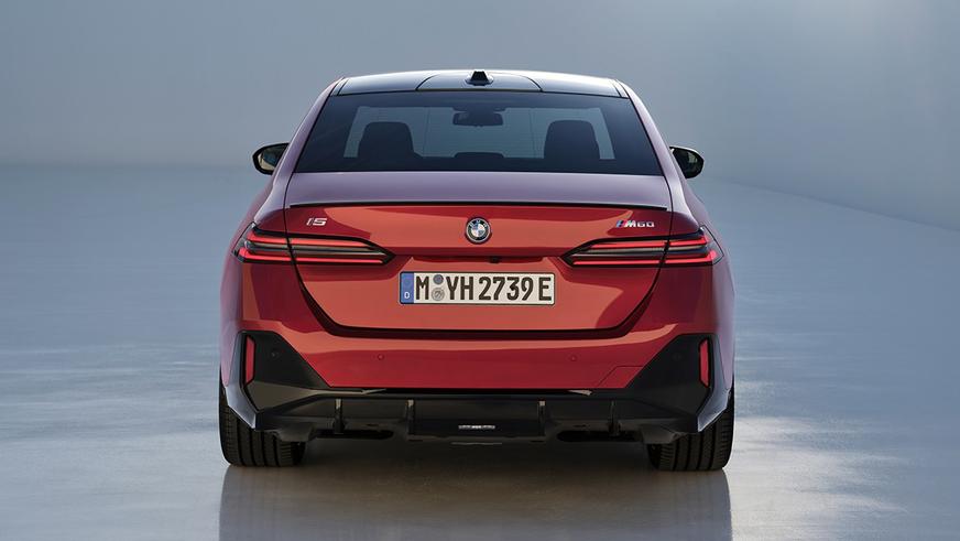 Новую BMW 5-й серии показали вместе с электроверсией