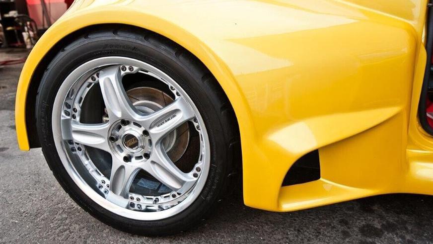 В Канаде продают хардкорный спорткар, сделанный из старого Mini