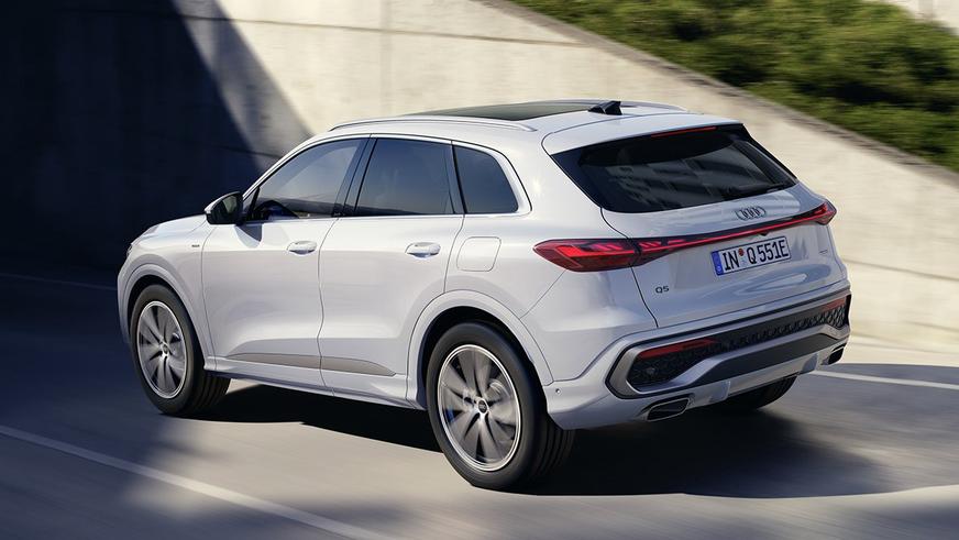 Кроссоверы Audi Q5 стали подзаряжаемыми гибридами