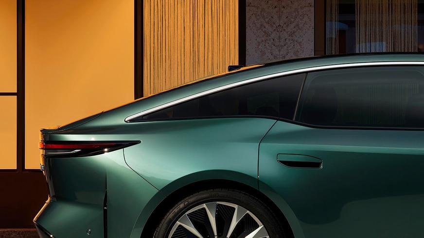 Toyota представила электрический седан для Китая