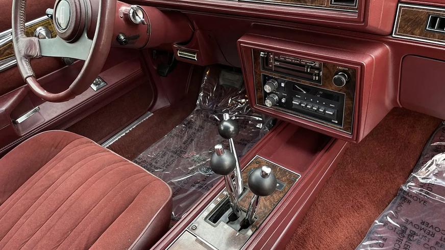 Фото дня: Oldsmobile с тремя рычагами КПП