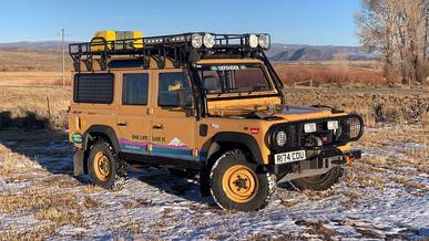 С молотка уйдёт ветеран Camel Trophy, старый Land Rover Defender