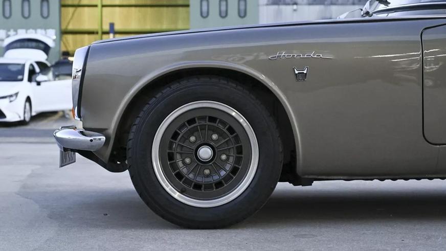 Крошечную ретро-Honda выставят на торги