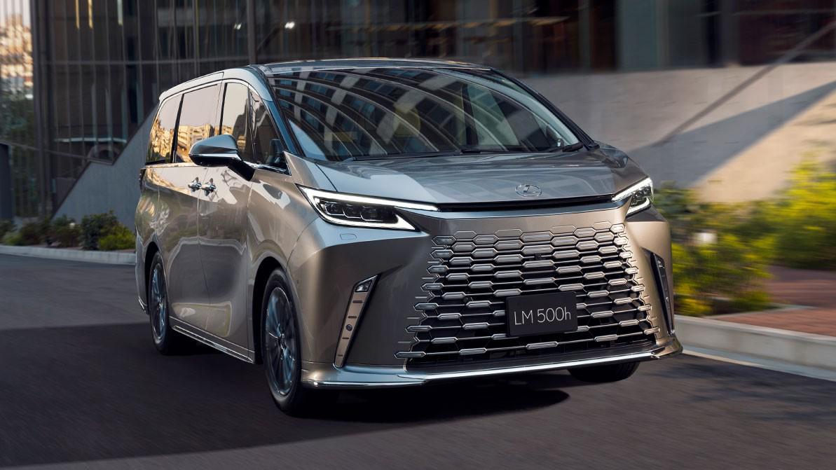 Lexus LM дебютировал на глобальном рынке в самой дорогой версии