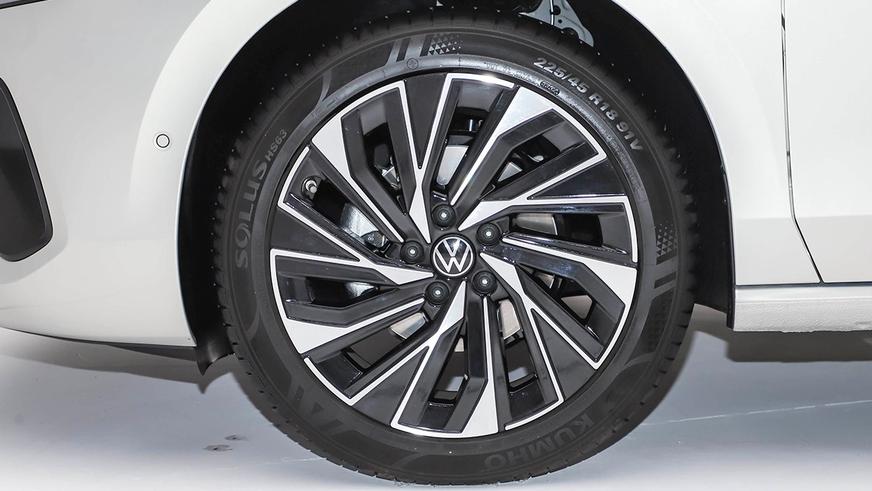 Китайский седан Volkswagen Sagitar сменил поколение