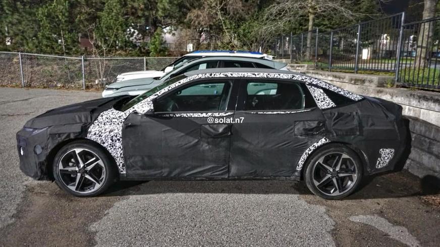 Hyundai намекает на скорый дебют новой Elantra