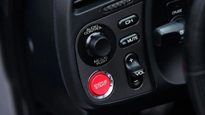 За 25-летнюю Honda S2000 без пробега отдали 95 000 долларов