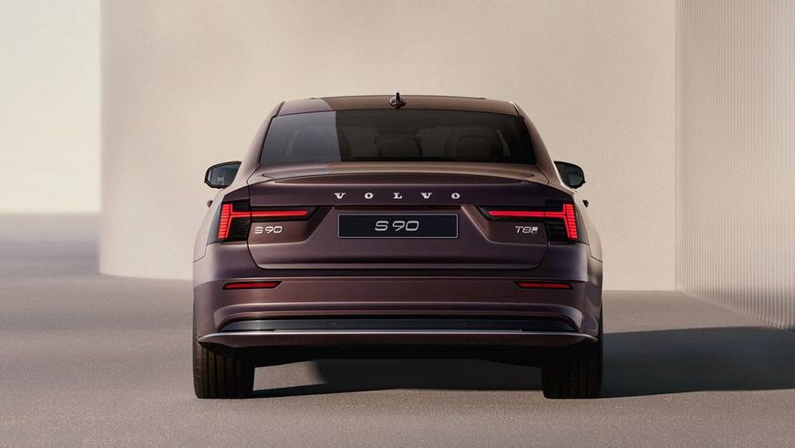 Volvo обновила седан S90 Volvo обновила седан S90