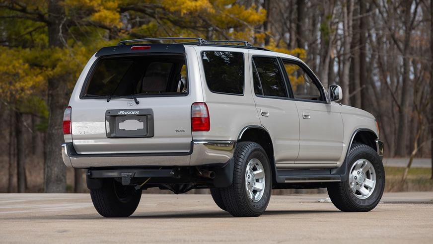 Практически новый Toyota 4Runner из 1990-х замечен на торгах