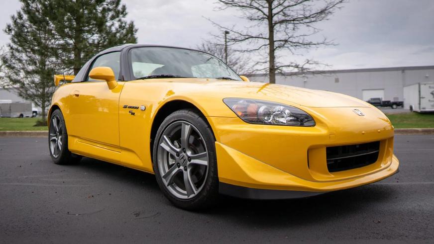 Honda S2000 без пробега продали за… $200 000