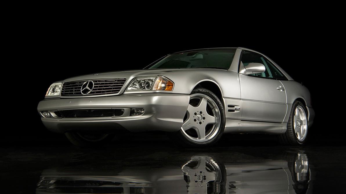 Роскошный Mercedes из 1990-х оценили дороже нового E-класса