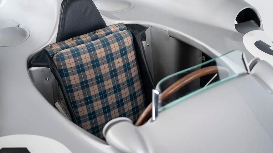 В открытой продаже впервые появился формульный Mercedes-Benz 1954 года