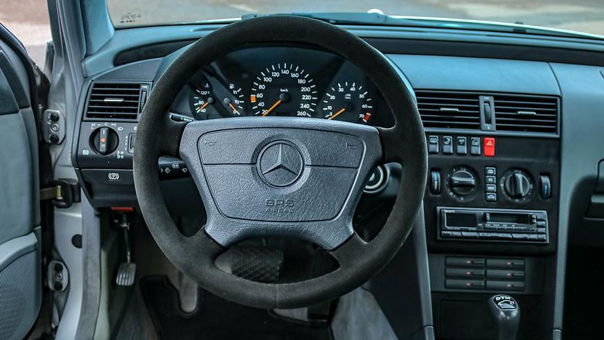 За реплику седана Mercedes-Benz из DTM предлагают всего 5 млн тенге