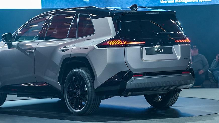 Toyota представила новый RAV4