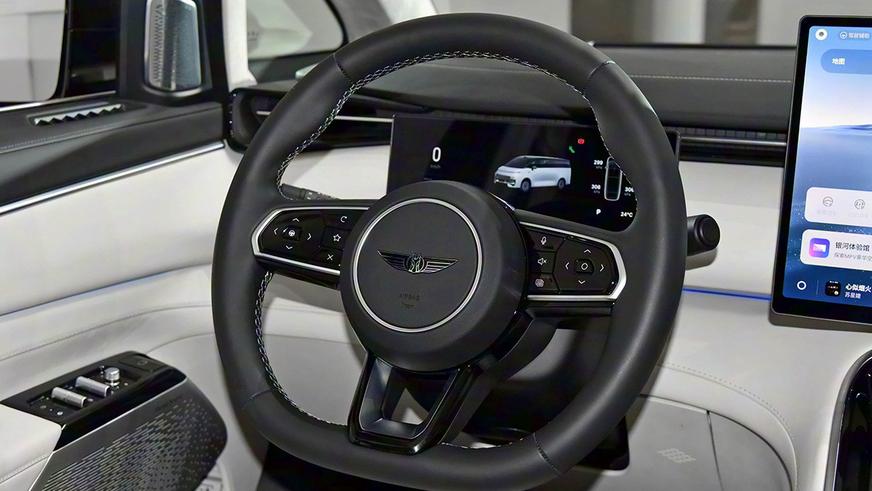 Geely открыла в КНР приём заказов на вэн V900