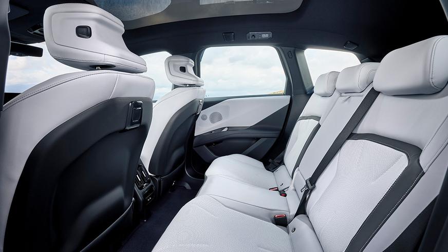 BMW iX3 представлен официально