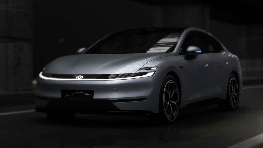 У Changan появился электрокар с зарядкой километр в секунду