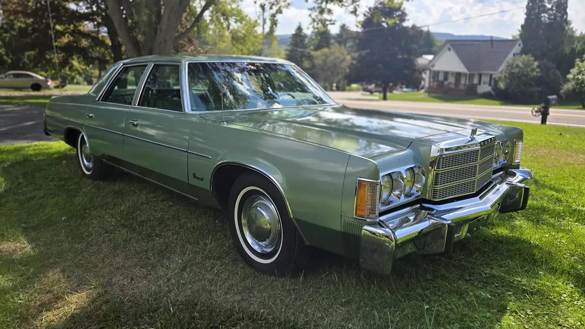 Лила Туранга сексуалды Анус пен қынаптағы үлкен дилдолардың фотосуреттері