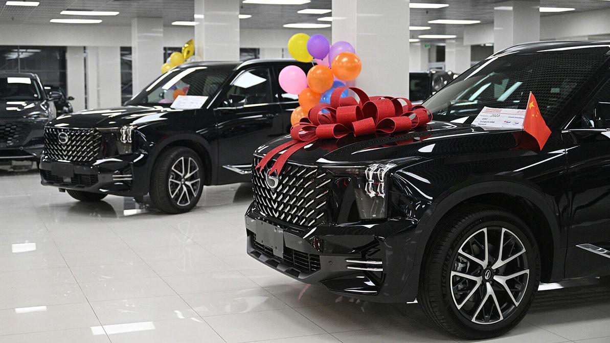 Китайские автоконцерны держат дилеров на коротком поводке