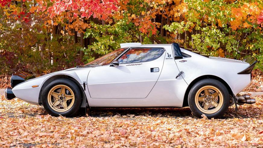Качественную реплику культовой Lancia Stratos продают с аукциона