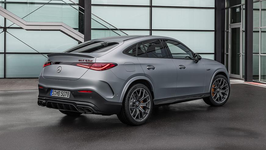 Кросс-купе Mercedes-Benz GLC получило сразу две версии от AMG