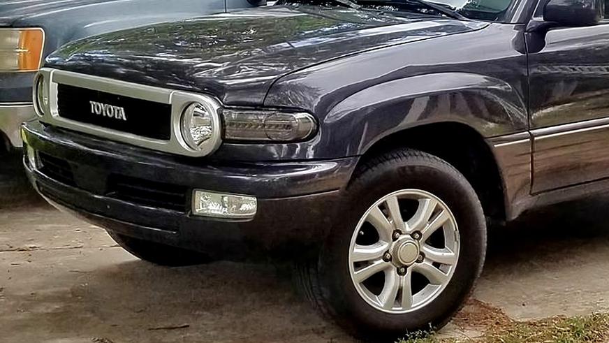 В США скрестили и выставили на продажу LX 470 и FJ Cruiser