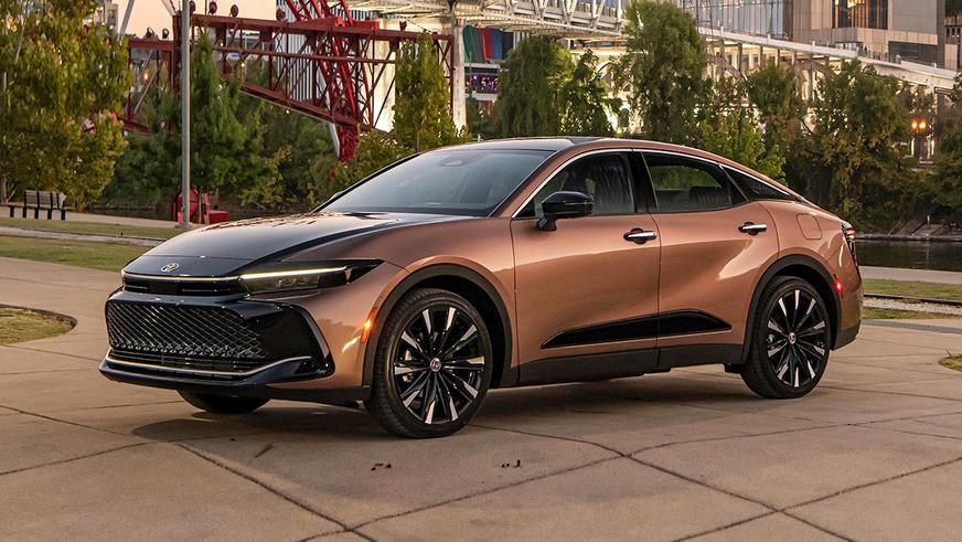Toyota сделала Crown самостоятельной маркой для Китая