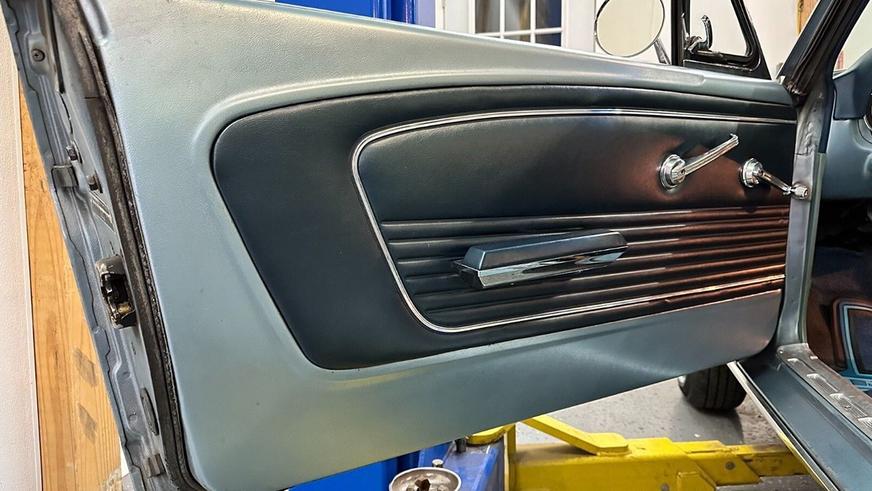 На торги выставили Ford Mustang, простоявший в гараже более 30 лет