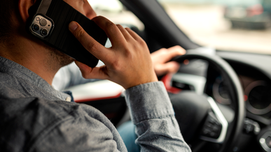 Алматыдағы камералар белдік тақпаған жүргізушіні көреді