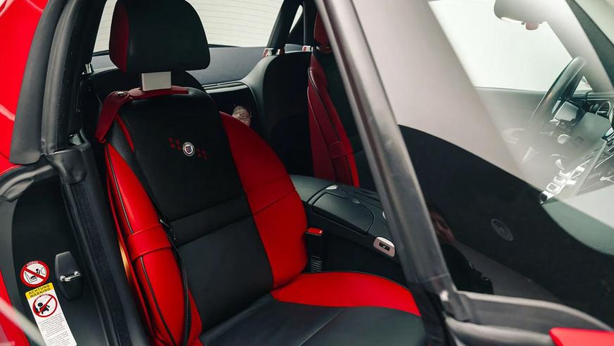С молотка уйдёт очень редкий и практически новый Alpina Roadster V8