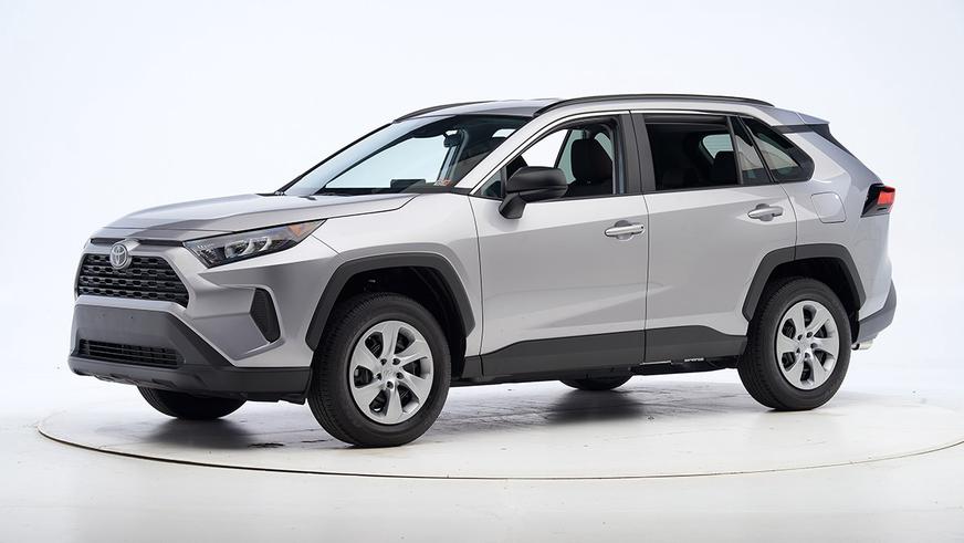 Девять из пятнадцати кроссоверов провалили новый краш-тест IIHS