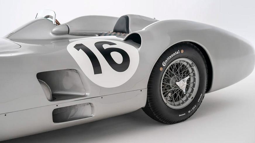 В открытой продаже впервые появился формульный Mercedes-Benz 1954 года