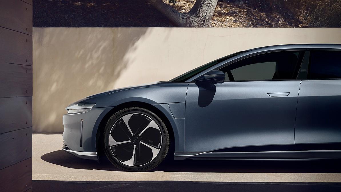 АҚШ-та тағы бір электрокар төгілген судың кесірінен істен шықты