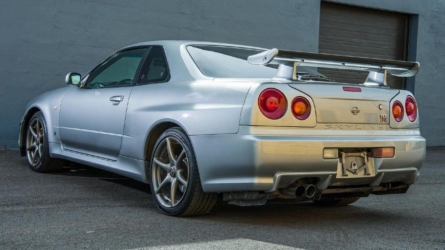 Nissan Skyline GT-R с левым рулём пустили с молотка в Канаде